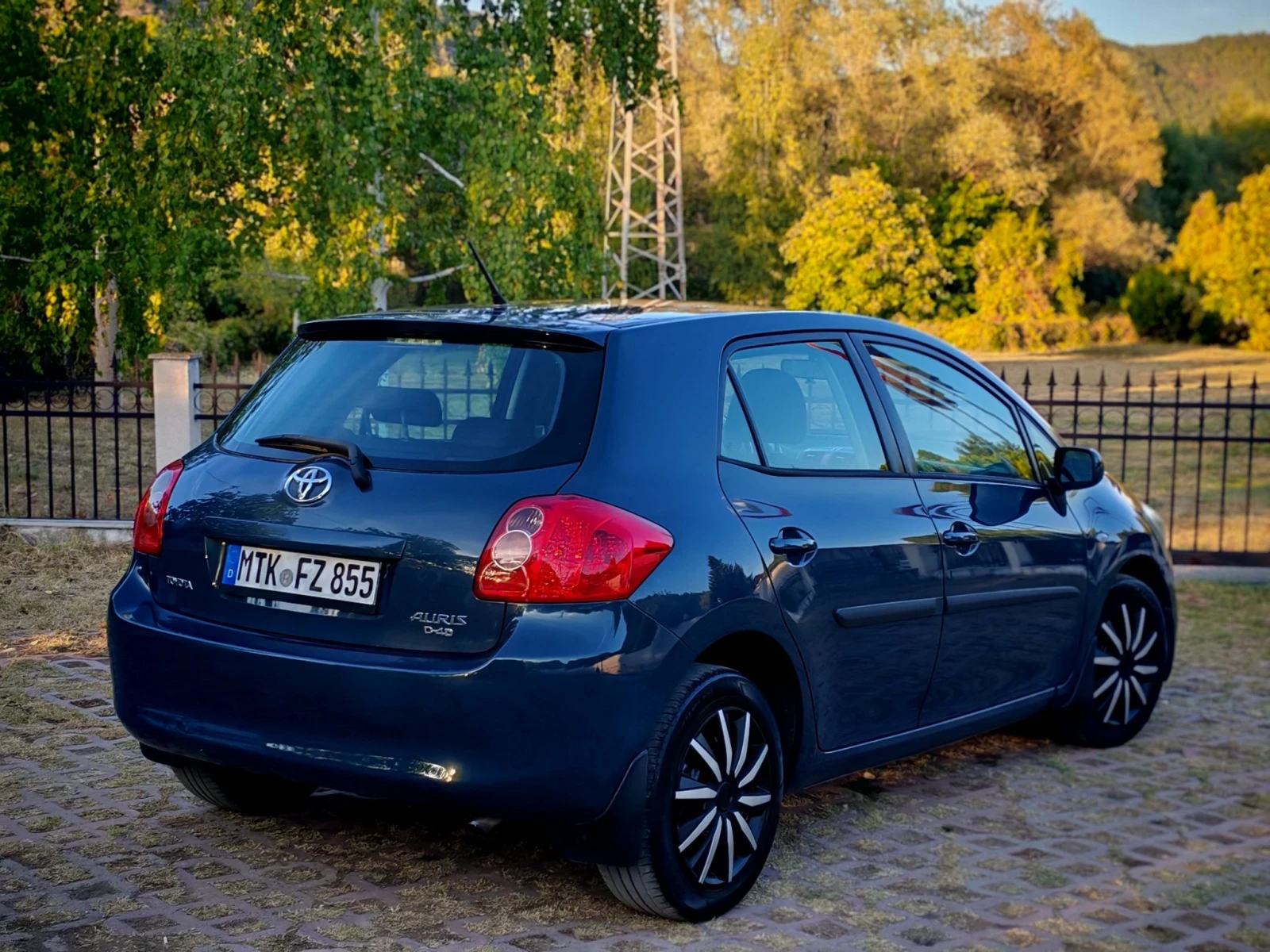Toyota Auris 1.4D4D(90)* FACELIFT* КЛИМАТРОНИК* НОВ ВНОС* , снимка 7 - Автомобили и джипове - 56074727