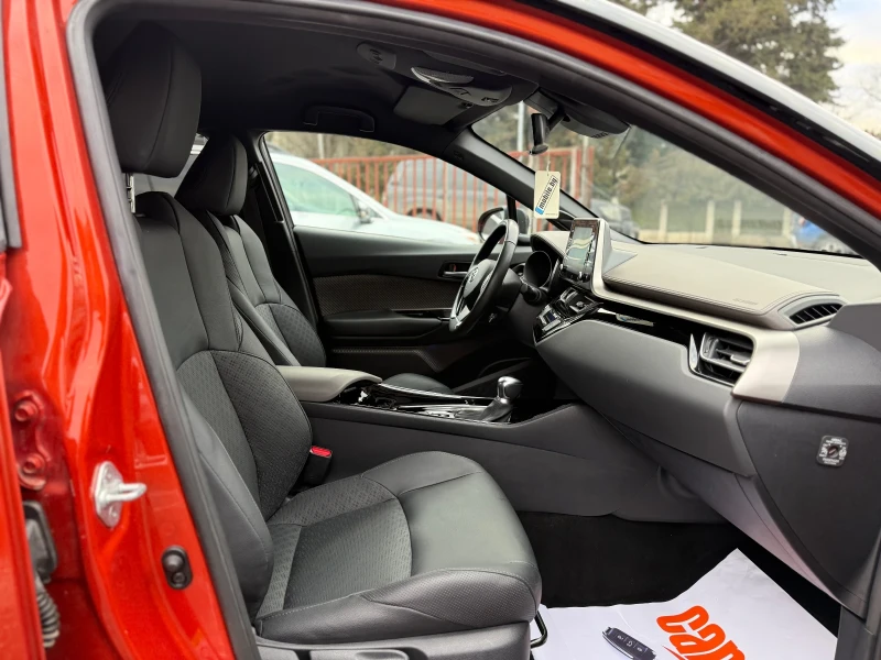 Toyota C-HR  2.0 HYBRID 184K.C. Full Led ГАРАНЦИЯ , снимка 12 - Автомобили и джипове - 48802661