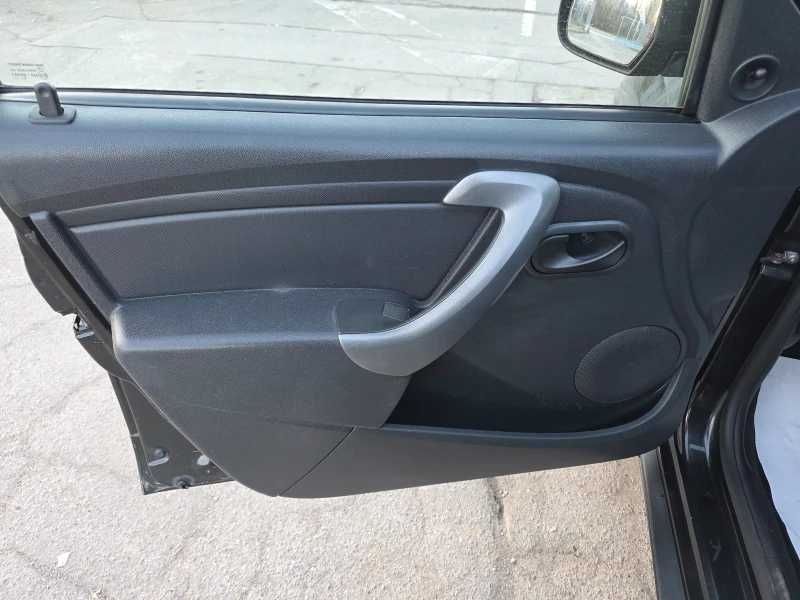 Dacia Duster 1.6i 105 k.c EURO 5 ITALIA , снимка 9 - Автомобили и джипове - 52799768