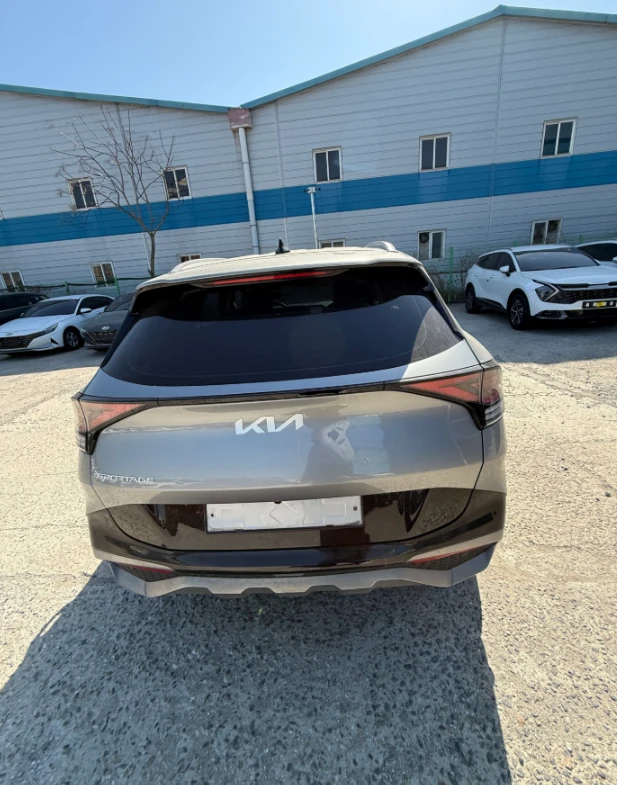 Kia Sportage 2.0 CRDI - OЧАКВАН ВНОС, снимка 2 - Автомобили и джипове - 54629755