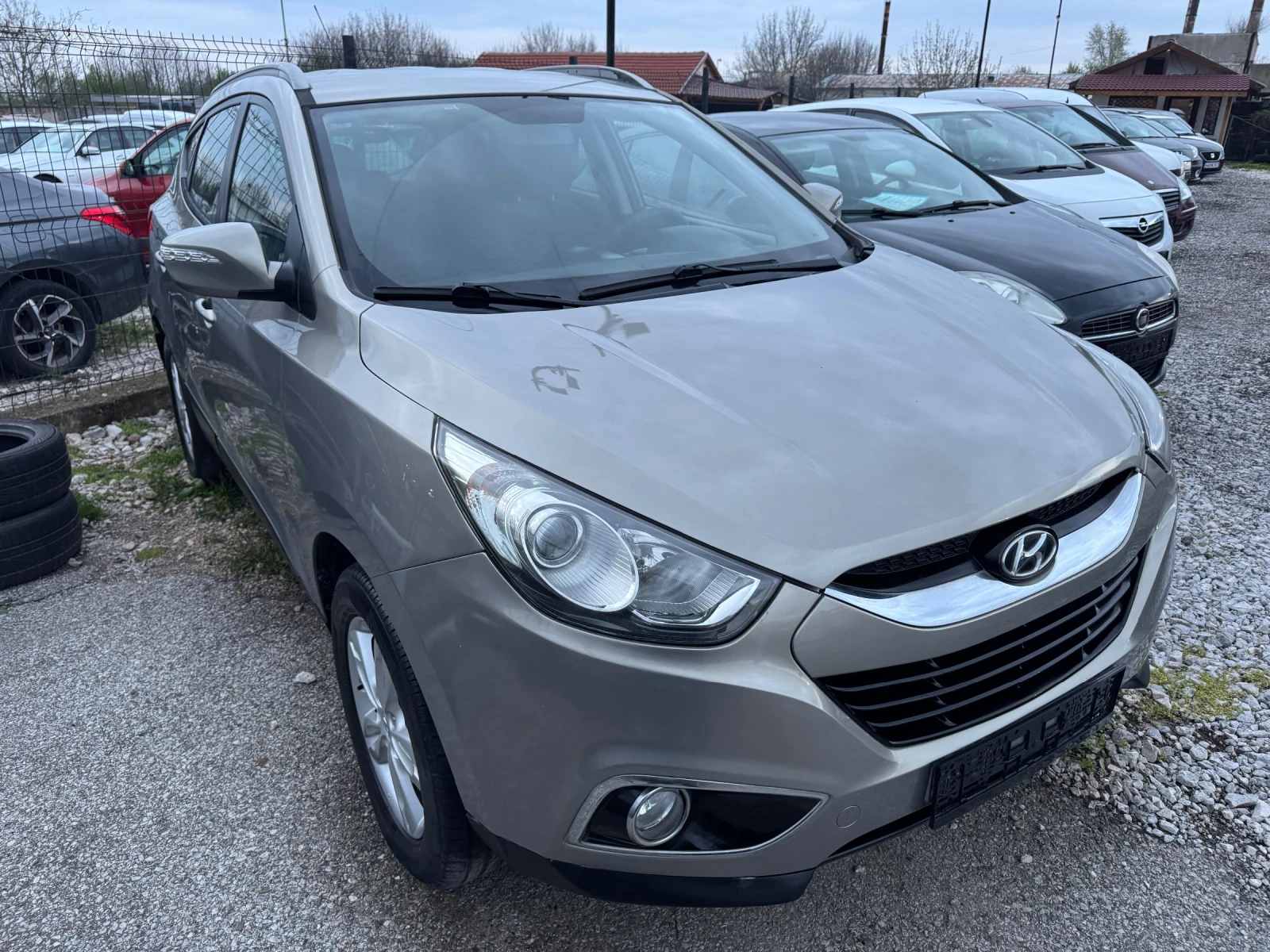 Hyundai IX35 2.0i ГАЗОВ ИНЖЕКЦИОН КЛИМА - изображение 4