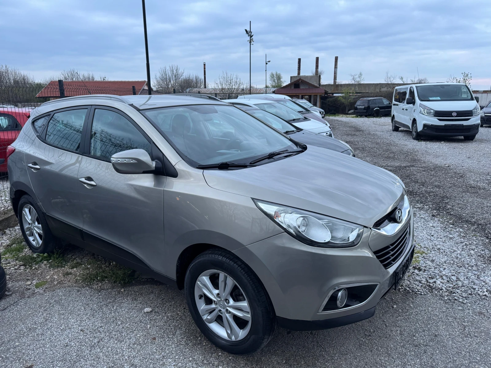 Hyundai IX35 2.0i ГАЗОВ ИНЖЕКЦИОН КЛИМА - изображение 5