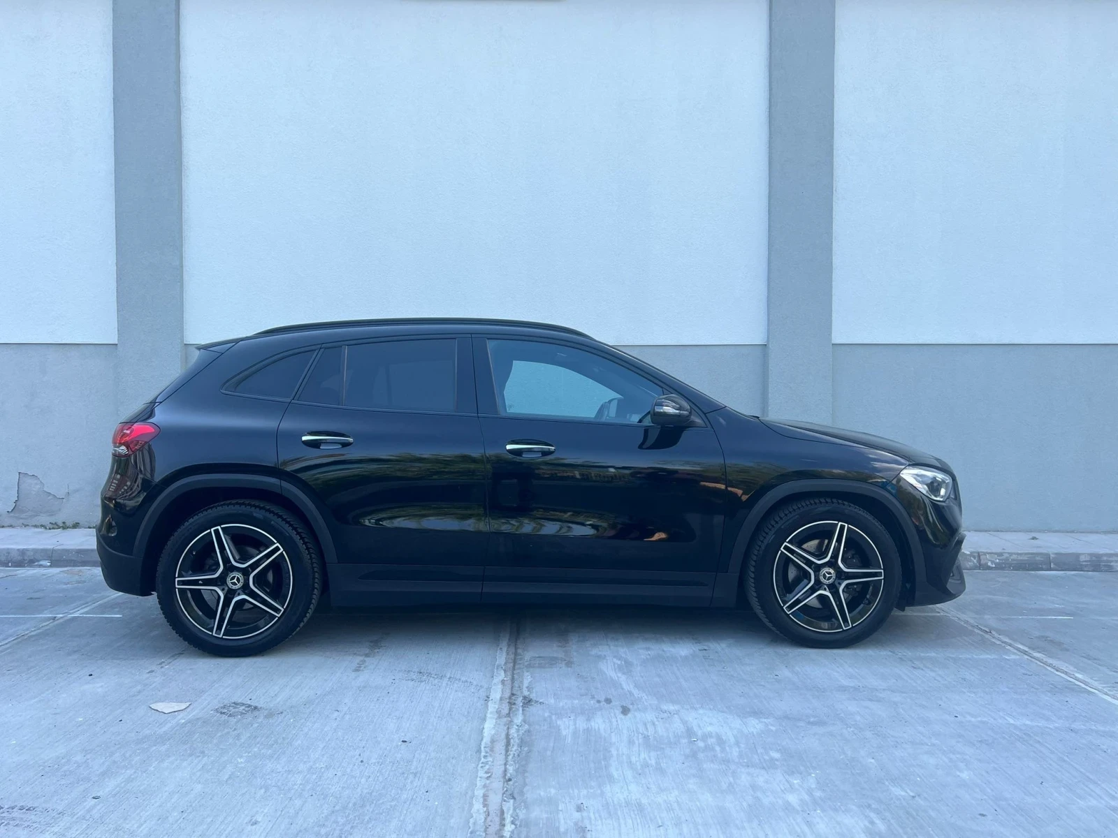 Mercedes-Benz GLA 200 d AMG/PANO/CARBON/FULL - изображение 6