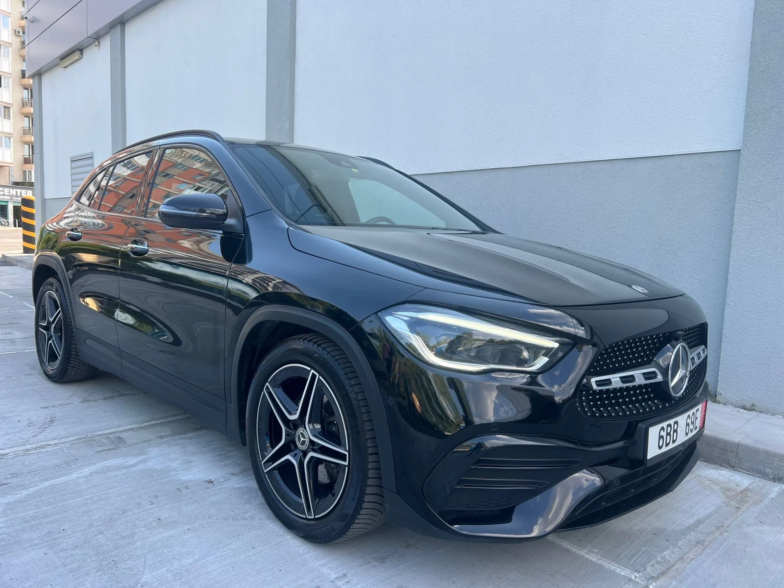 Mercedes-Benz GLA 200 d AMG/PANO/CARBON/FULL - изображение 2