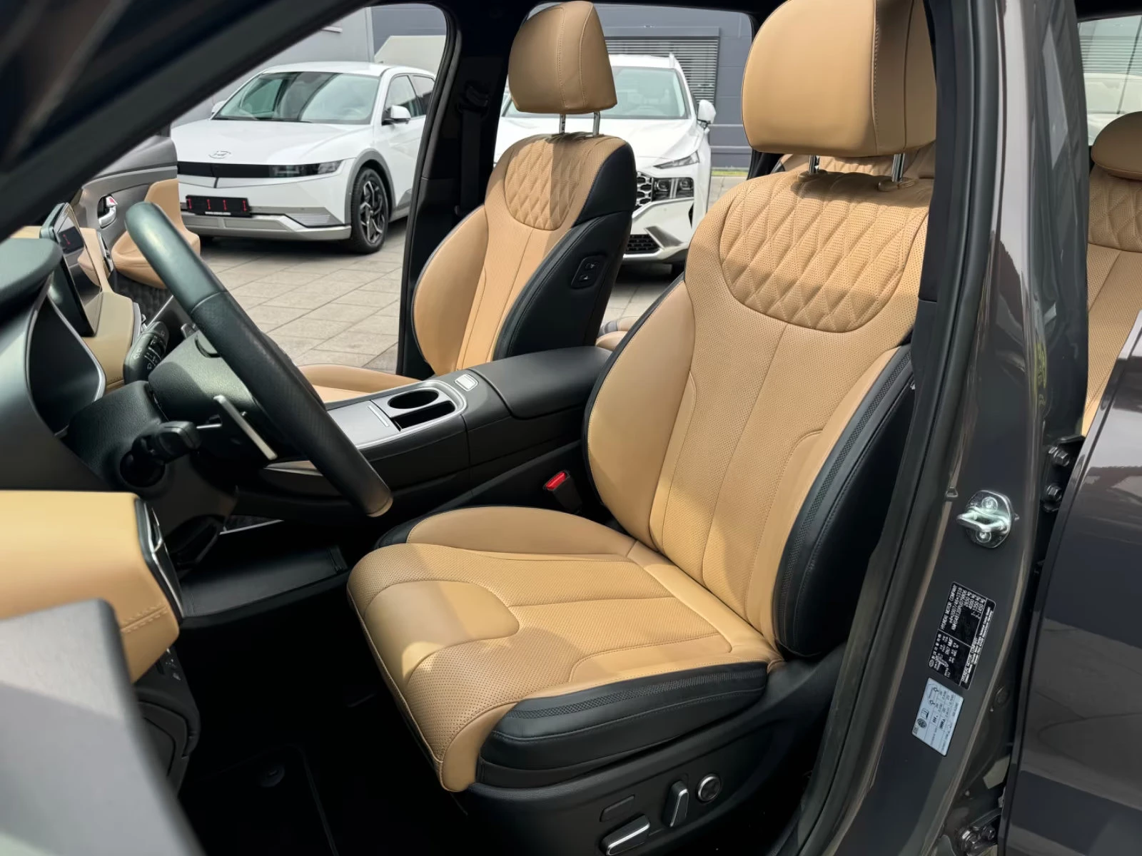 Hyundai Santa fe 1.6T-GDI/SIGNATURE/265HP/PANO/AHK/360CAM/LED/382f - изображение 8