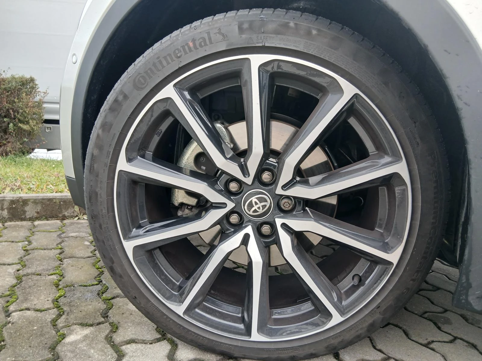 Toyota C-HR 2.0 HEV GR SPORT 4X4 PREMIERE EDITION НАЛИЧНА!!! - изображение 7