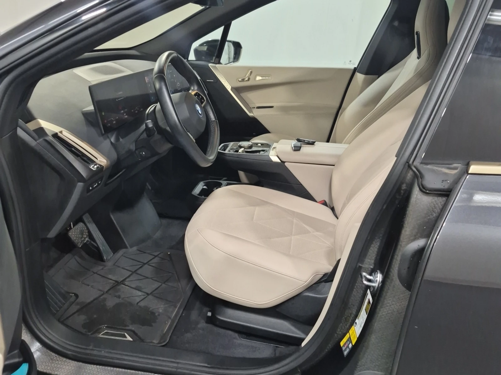 BMW iX xDrive50i | Mobile.bg � ����������� 7