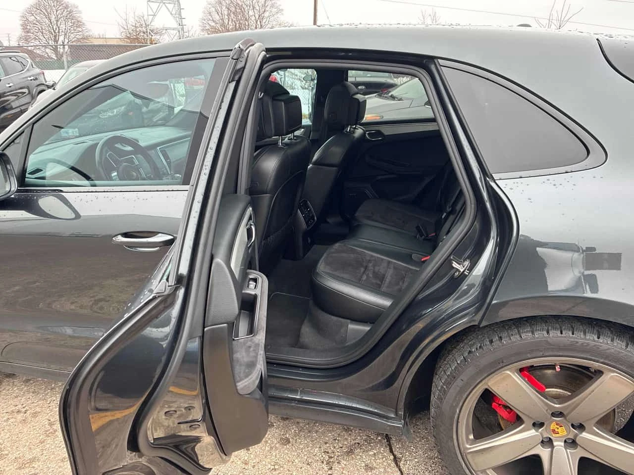 Porsche Macan * GTS * PANORAMA* KEYLESS* ПОДГРЕВИ* , снимка 14 - Автомобили и джипове - 53819538