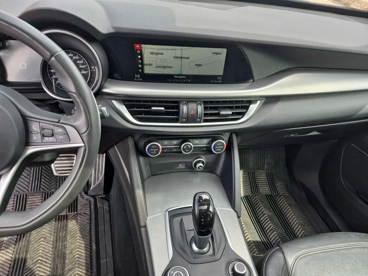 Alfa Romeo Stelvio  Sport /CAMERA/Harman Kardon , снимка 9 - Автомобили и джипове - 54080081