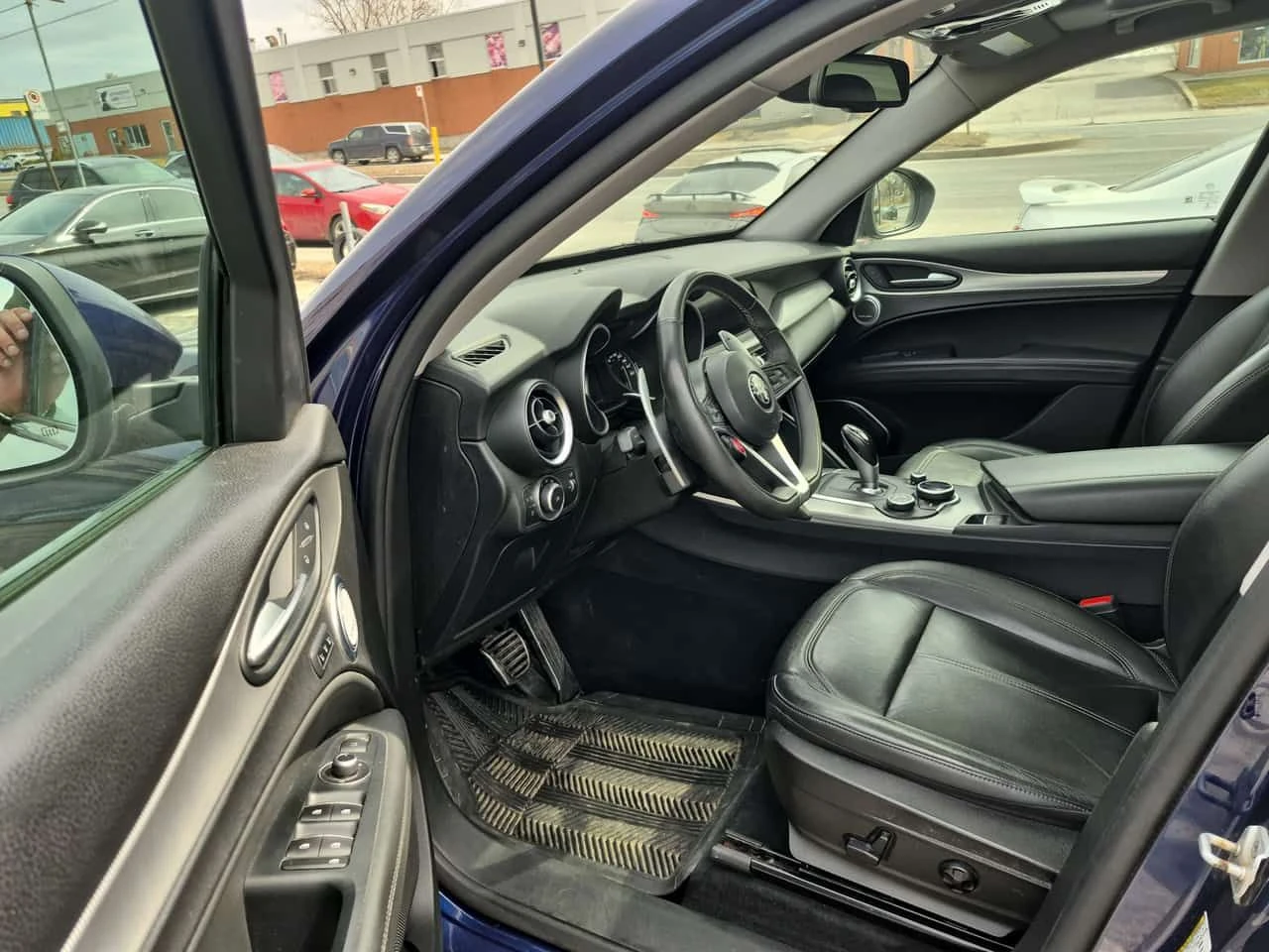 Alfa Romeo Stelvio  Sport /CAMERA/Harman Kardon , снимка 5 - Автомобили и джипове - 54080081