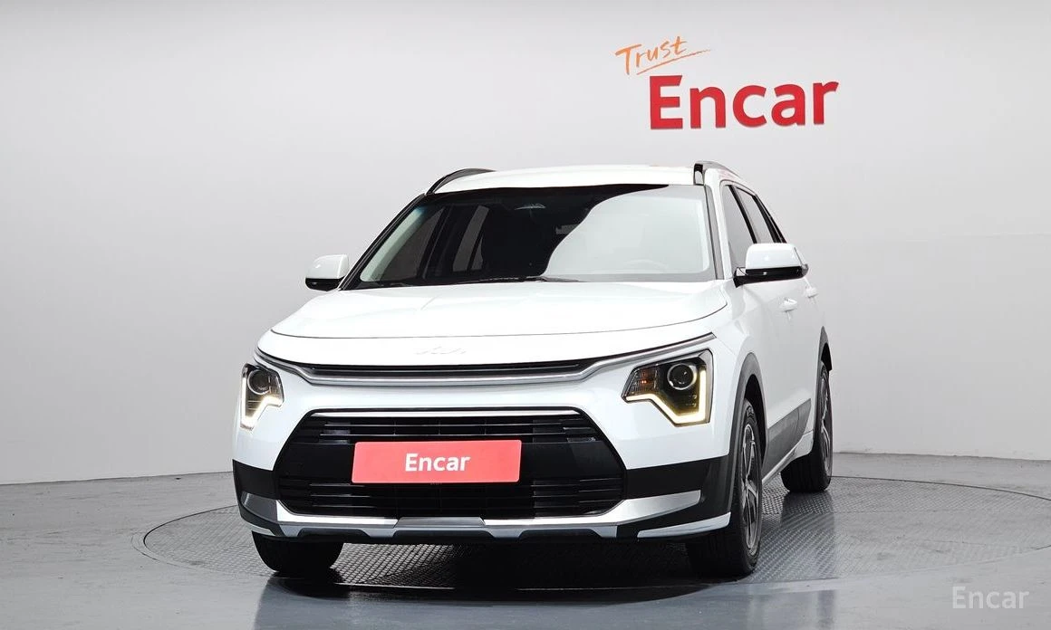 Kia Niro Trendy* ДИГ* ТАБЛО* КАМЕРИ* 360* KEYLESS* ПОДГРЕВ*, снимка 2 - Автомобили и джипове - 54214874