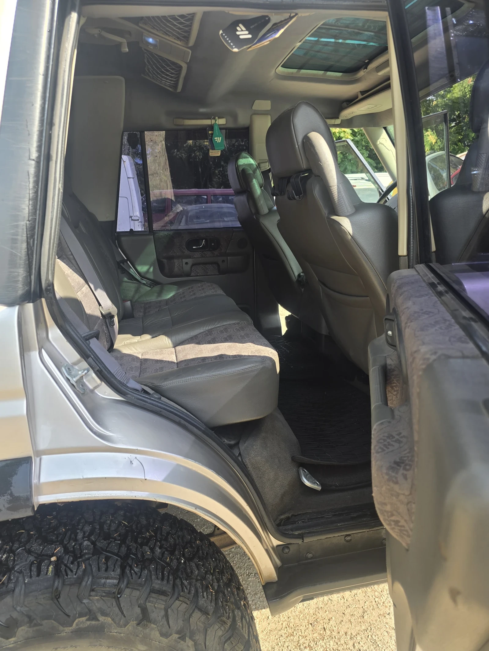 Land Rover Discovery, снимка 14 - Автомобили и джипове - 55656193