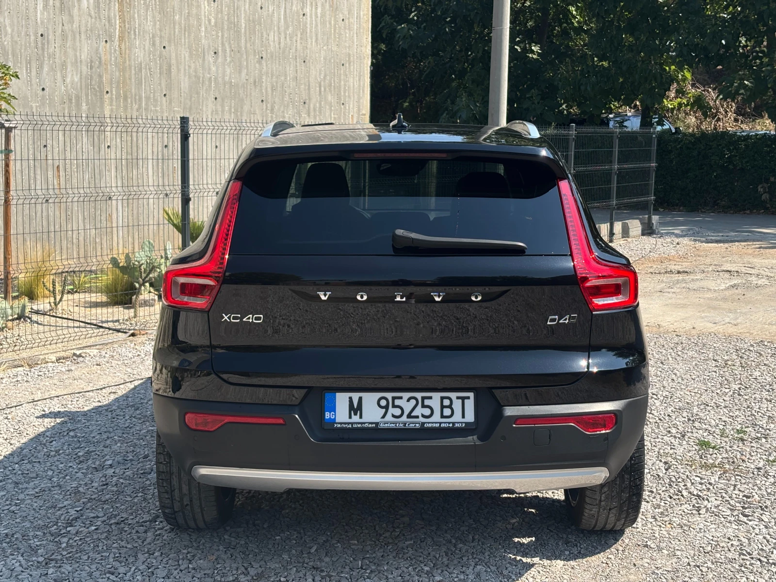 Volvo XC40 D4, снимка 4 - Автомобили и джипове - 56046554
