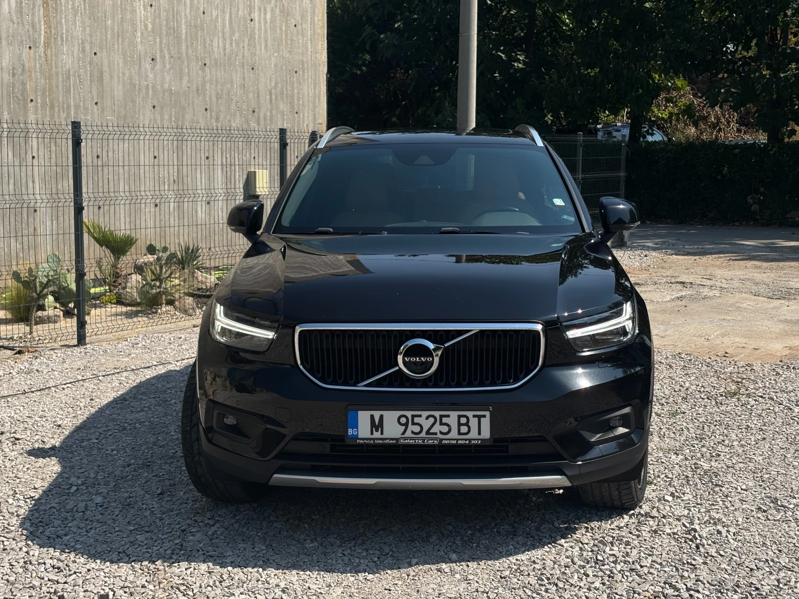 Volvo XC40 D4, снимка 2 - Автомобили и джипове - 56046554