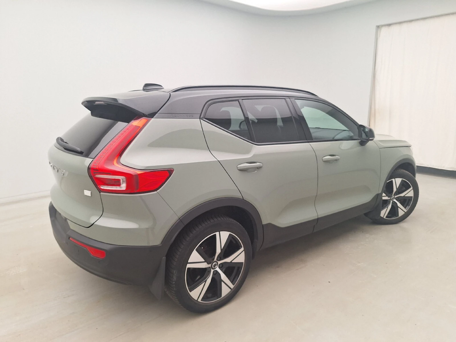 Volvo XC40 Recharge AWD R-Design Leather LED Navi 88.48% SoH | Mobile.bg � ����������� 4