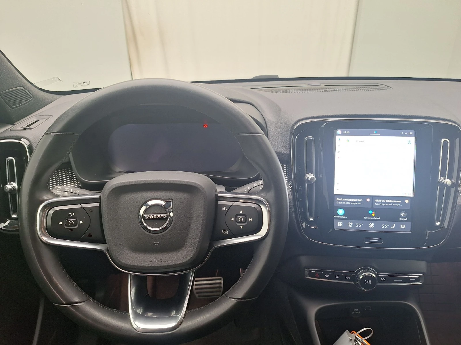 Volvo XC40 Recharge AWD R-Design Leather LED Navi 88.48% SoH | Mobile.bg � ����������� 9