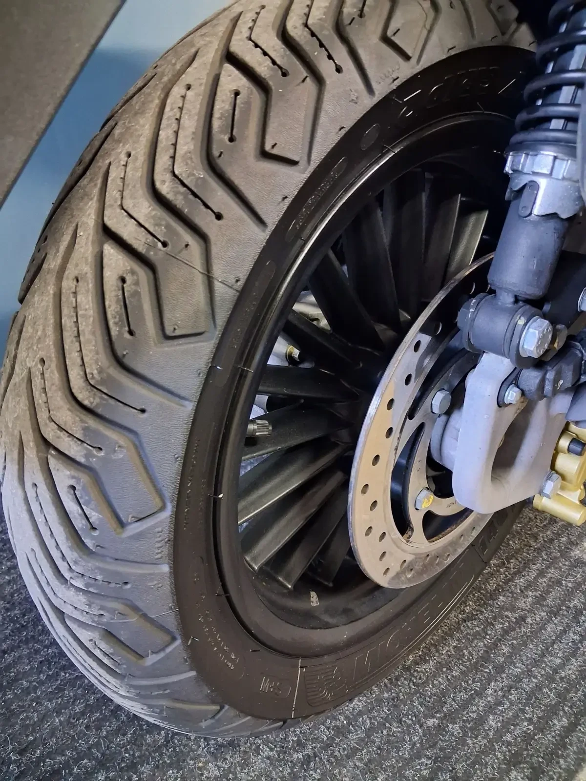 Piaggio Beverly 300i 18000km, снимка 12 - Мотоциклети и мототехника - 53839747