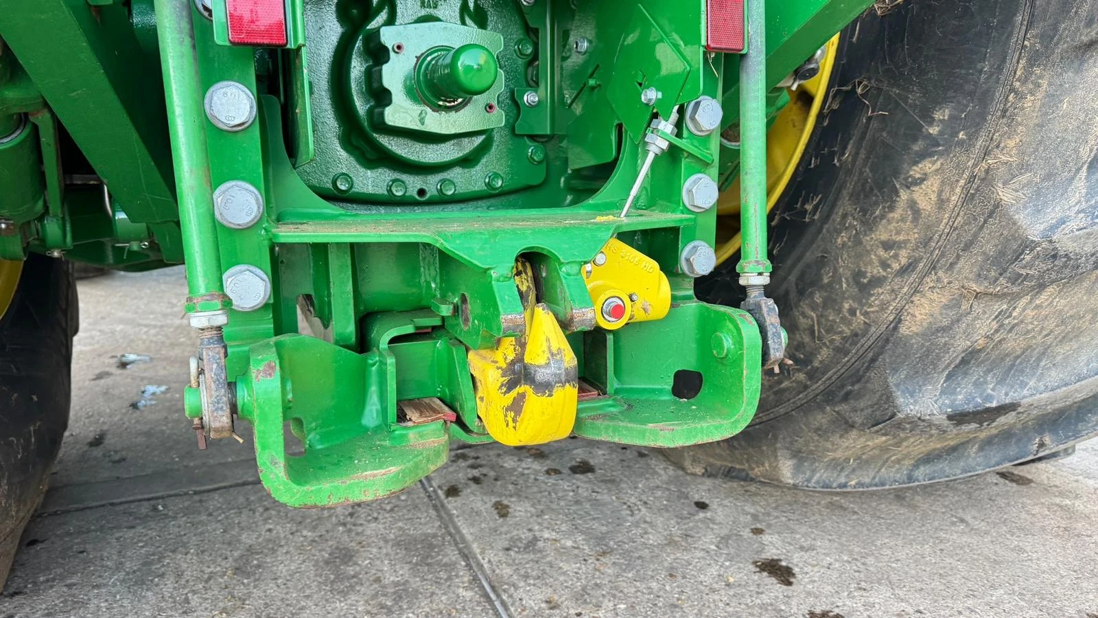 ������� John Deere 8400R ������ � ������� ����� 3.8% | Mobile.bg � ����������� 7