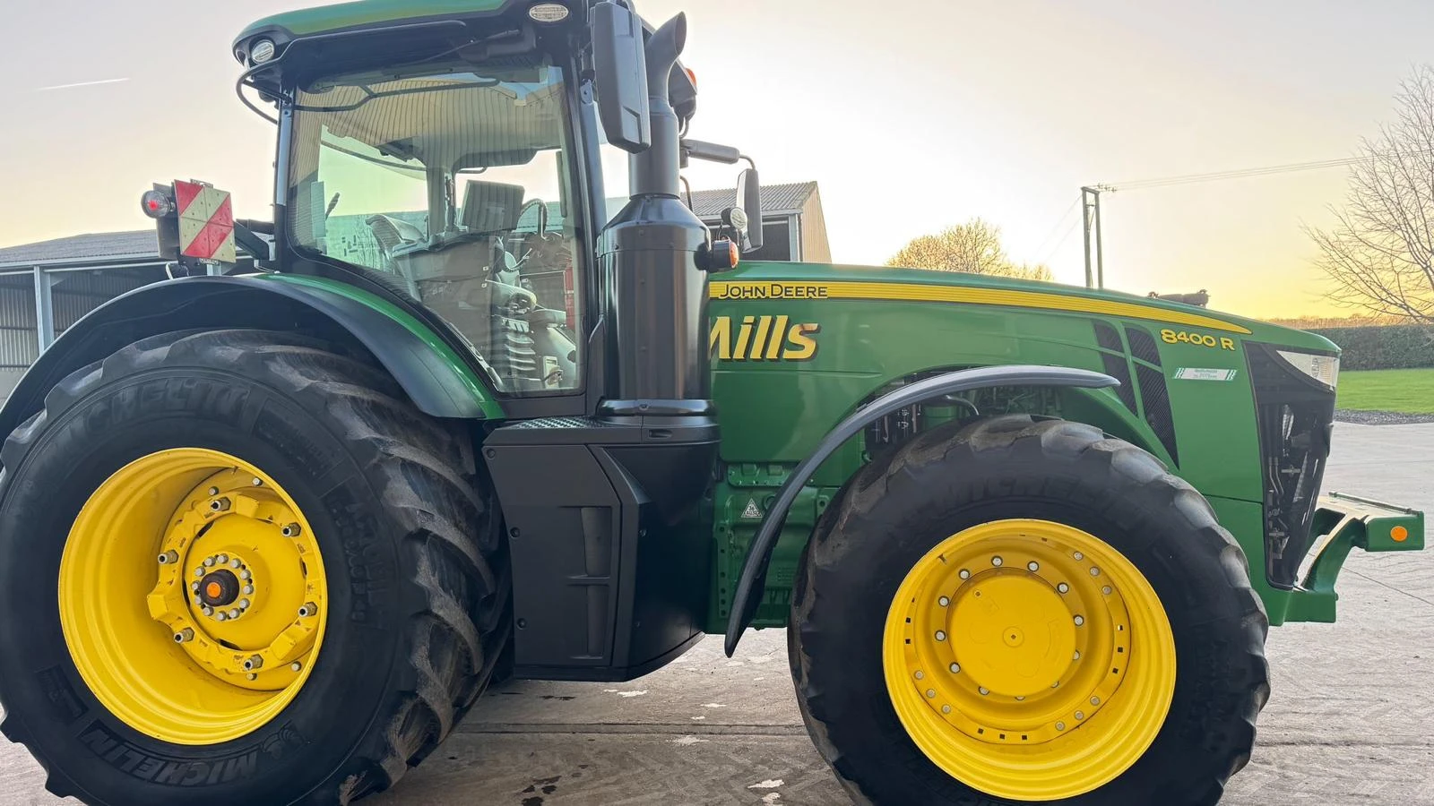 ������� John Deere 8400R ������ � ������� ����� 3.8% | Mobile.bg � ����������� 3