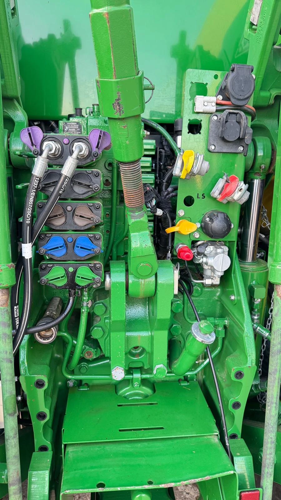 ������� John Deere 8400R ������ � ������� ����� 3.8% | Mobile.bg � ����������� 11