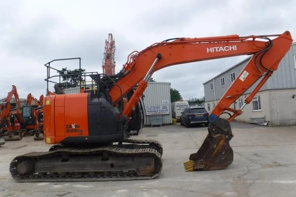  Hitachi ZAXIS 225 USLC-5B | Mobile.bg   6