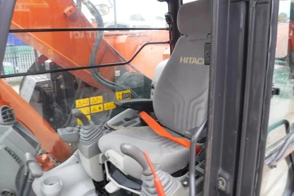  Hitachi ZAXIS 225 USLC-5B | Mobile.bg   3