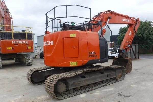  Hitachi ZAXIS 225 USLC-5B | Mobile.bg   4