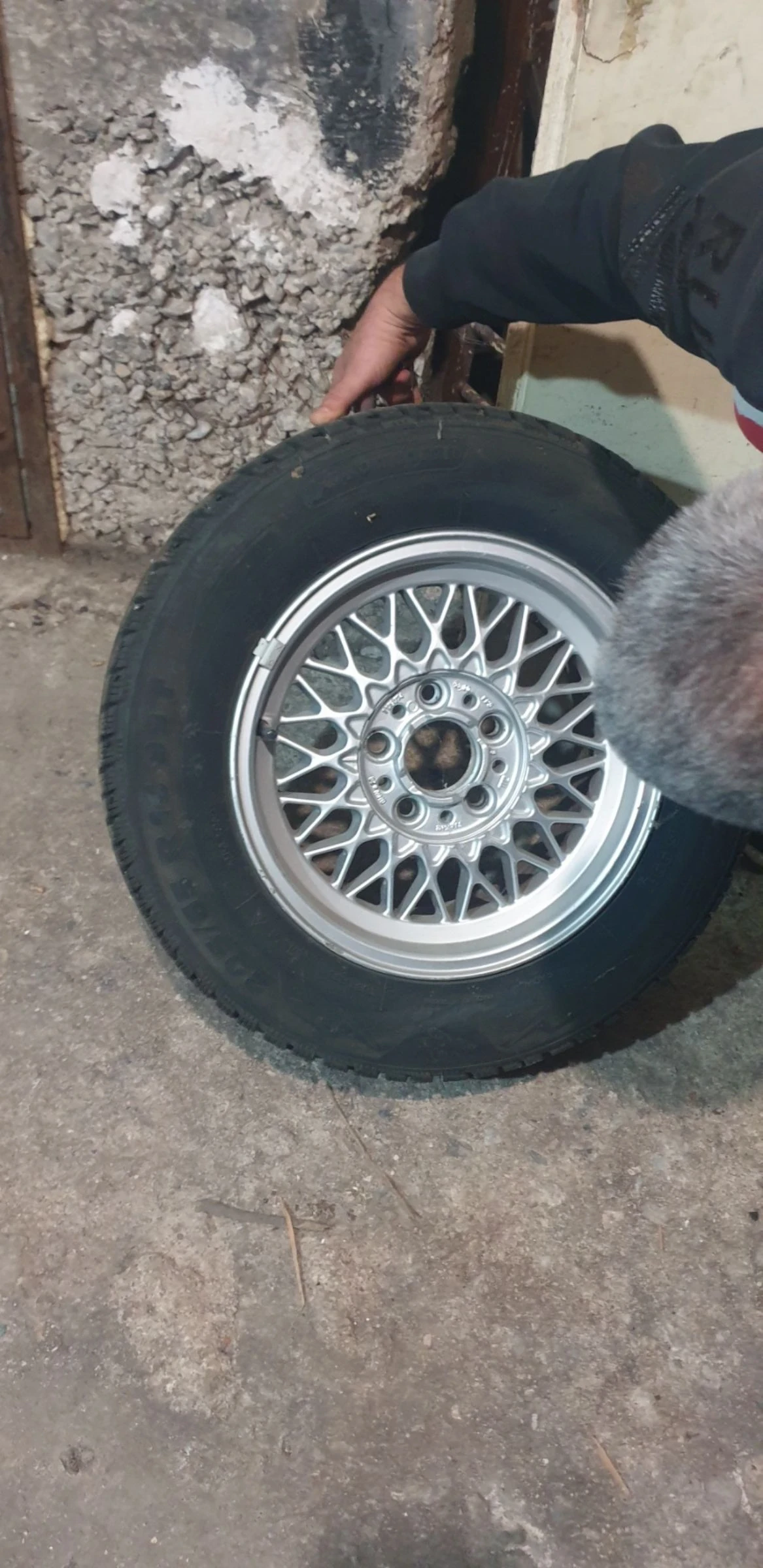 ���� � ������ 205/65R15 | Mobile.bg � ����������� 2