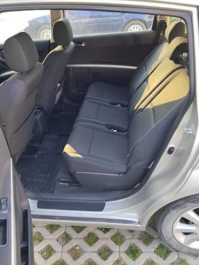 Toyota Corolla verso, снимка 9