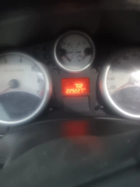 Peugeot 207 1.4 95 к.с. ГАЗ, климатик, 230 000 км, снимка 6