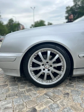     Mercedes-Benz CLK 320 V6