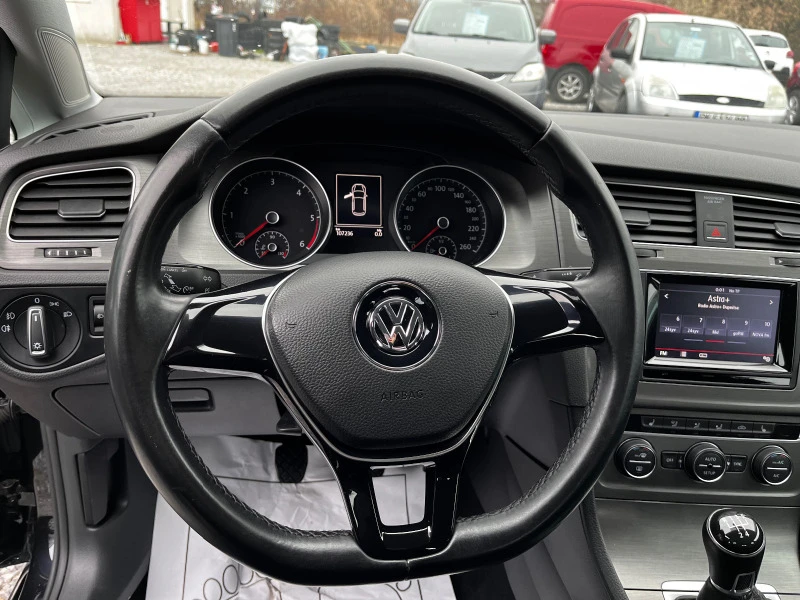 VW Golf Обслужен , снимка 13 - Автомобили и джипове - 39073447