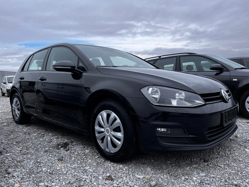 VW Golf Обслужен , снимка 3 - Автомобили и джипове - 39073447