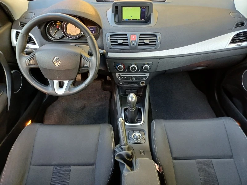 Renault Megane 1.9/130, снимка 9 - Автомобили и джипове - 45199692