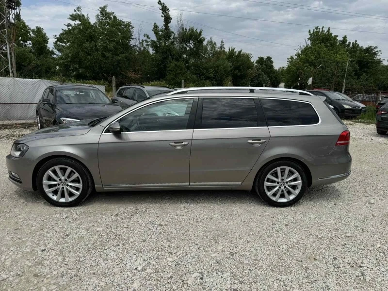 VW Passat B7 Highline 2.0 TDI Bluemotion, снимка 8 - Автомобили и джипове - 46388573