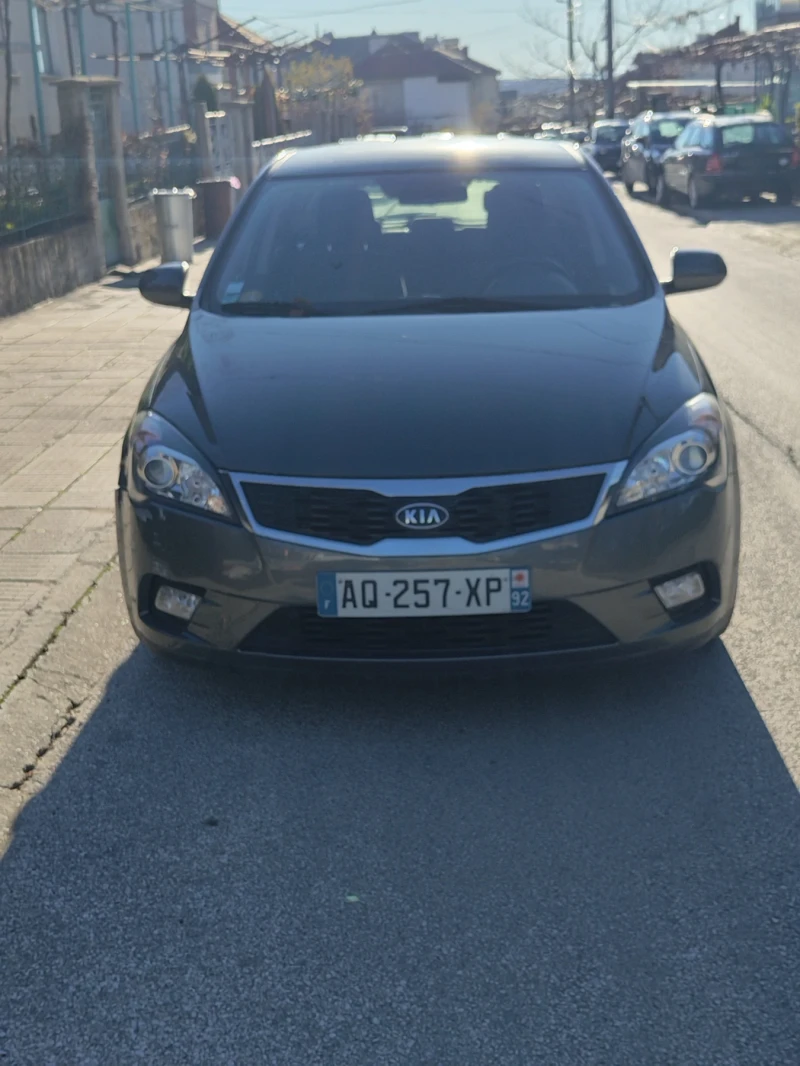 Kia Ceed 1.6 CRDI ШЕСТ СКОРОСТИ , снимка 2 - Автомобили и джипове - 48375745