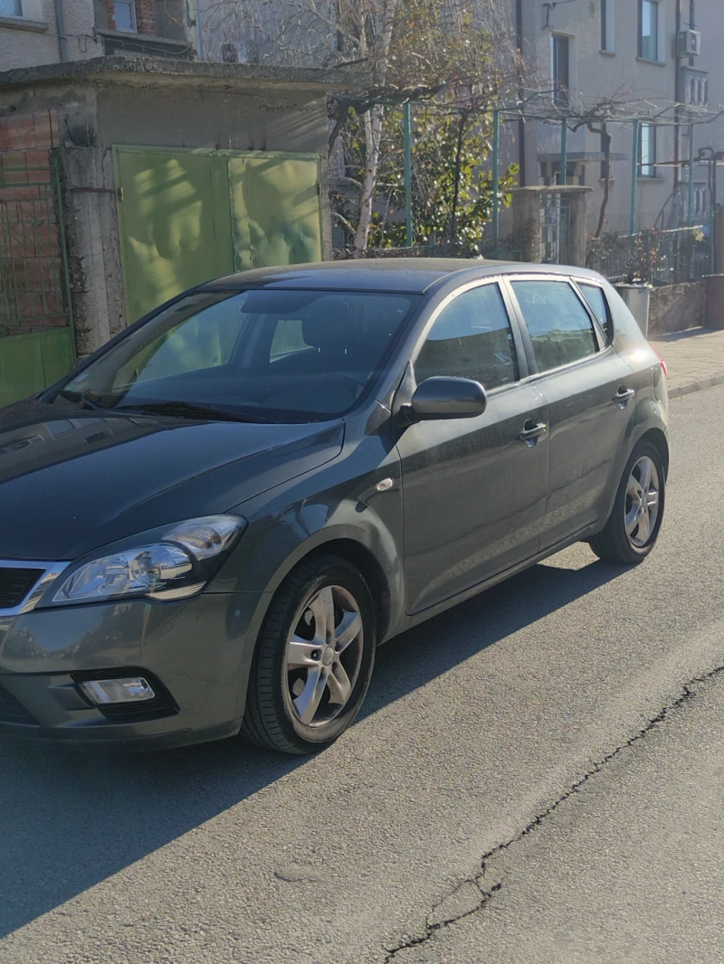 Kia Ceed 1.6 CRDI ШЕСТ СКОРОСТИ , снимка 6 - Автомобили и джипове - 48375745