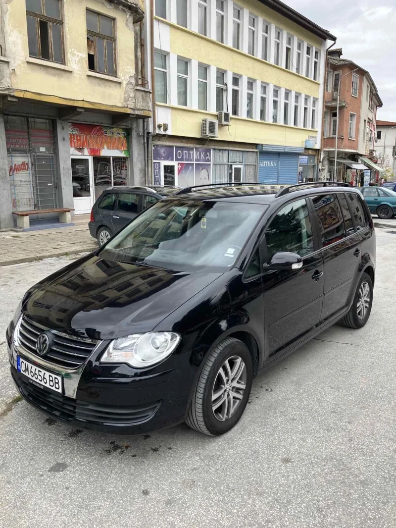 VW Touran 2.0 TDI, снимка 2 - Автомобили и джипове - 49087003