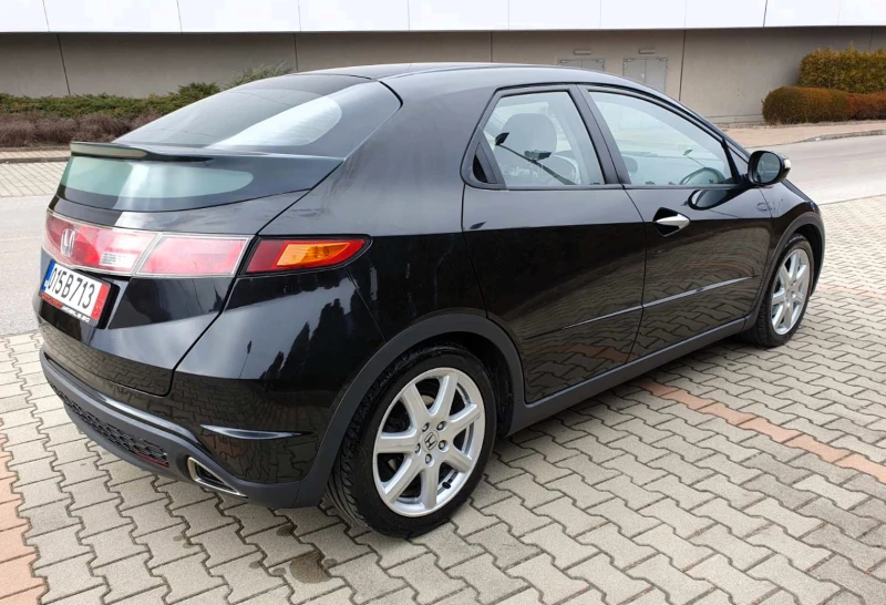 Honda Civic 1.8 i-V&#39;tec, снимка 4 - Автомобили и джипове - 49138872