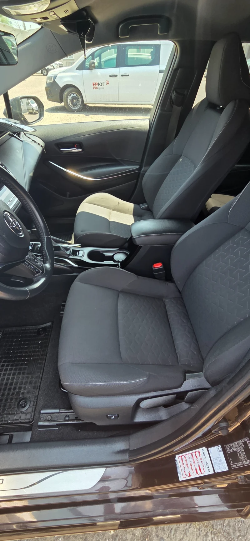 Toyota Corolla 2.0 hybrid  184, снимка 13 - Автомобили и джипове - 52501120