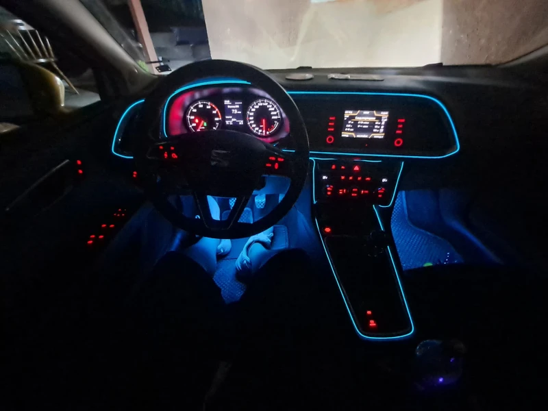 Seat Leon 1.5 TGI St, снимка 14 - Автомобили и джипове - 51672293