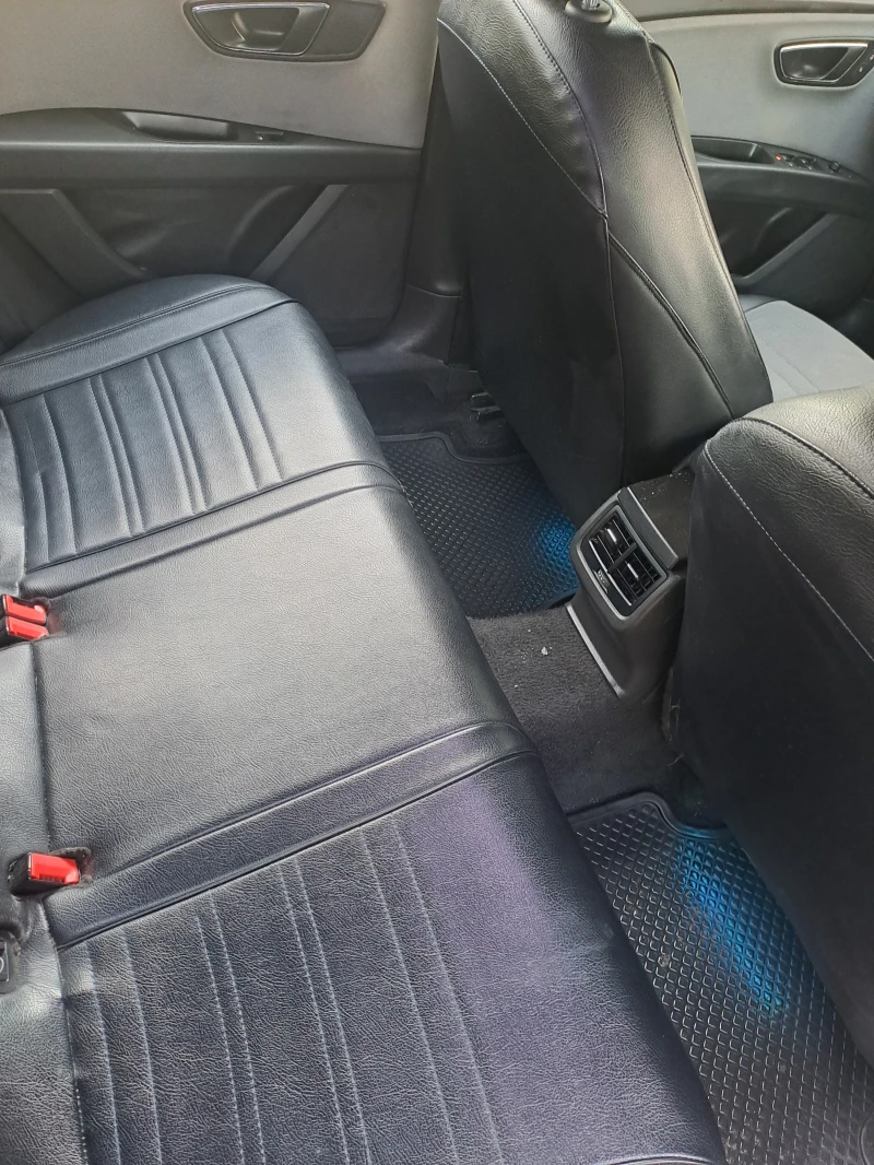 Seat Leon 1.5 TGI St, снимка 12 - Автомобили и джипове - 51672293