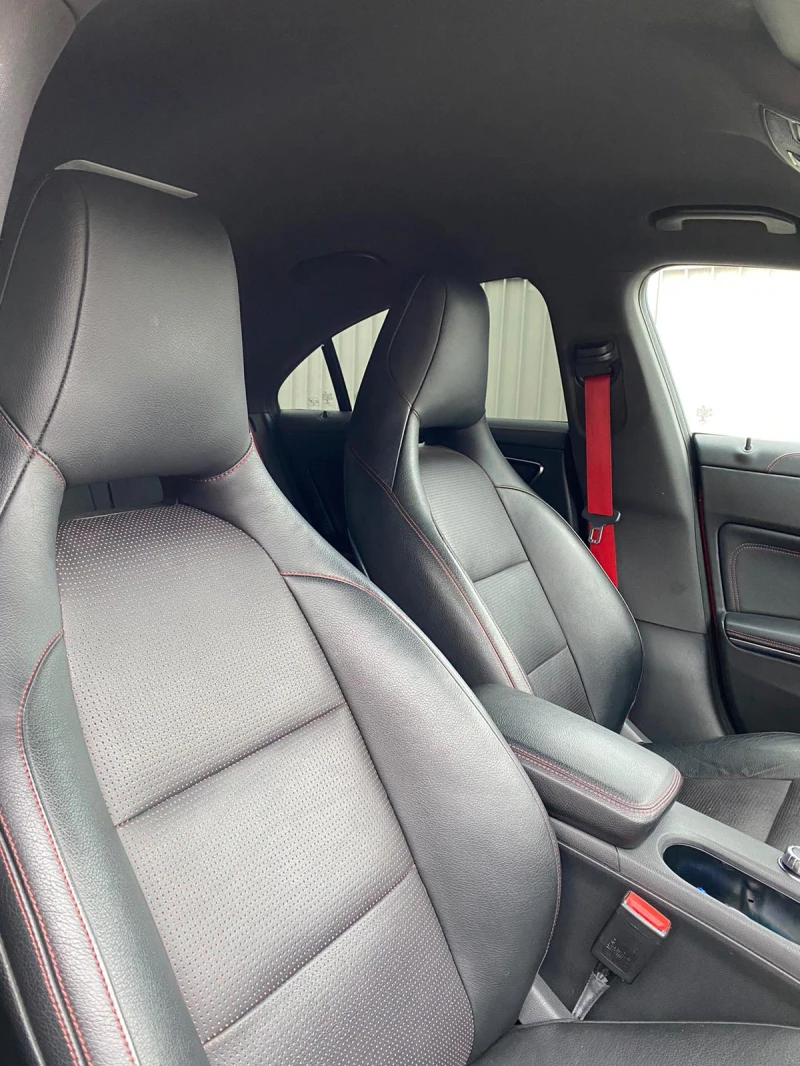 Mercedes-Benz CLA 45 AMG 4 MATIC, снимка 8 - Автомобили и джипове - 52332546