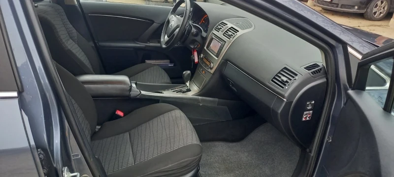 Toyota Avensis 2.0i/Автомат/152к.с./220000км./Швейцария, снимка 10 - Автомобили и джипове - 52666519
