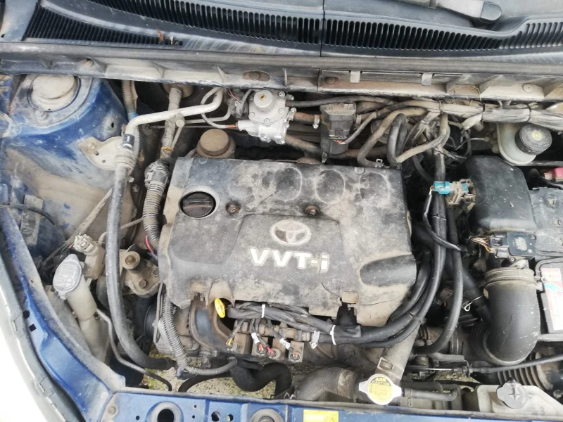 Toyota Yaris Verso, снимка 16 - Автомобили и джипове - 52866485