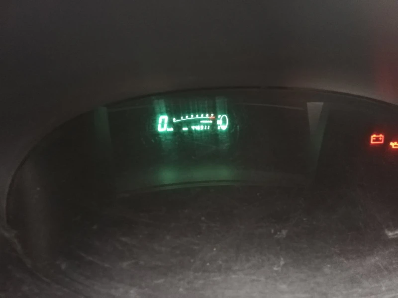 Toyota Yaris Verso, снимка 13 - Автомобили и джипове - 52866485