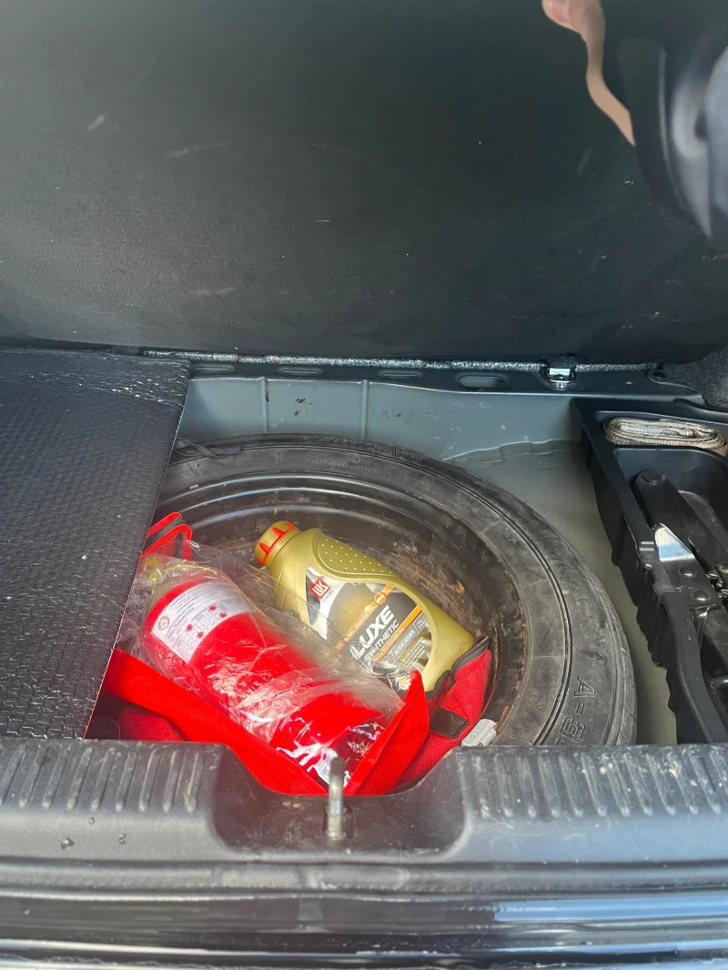 Toyota Corolla 2.0 D, снимка 11 - Автомобили и джипове - 53036220