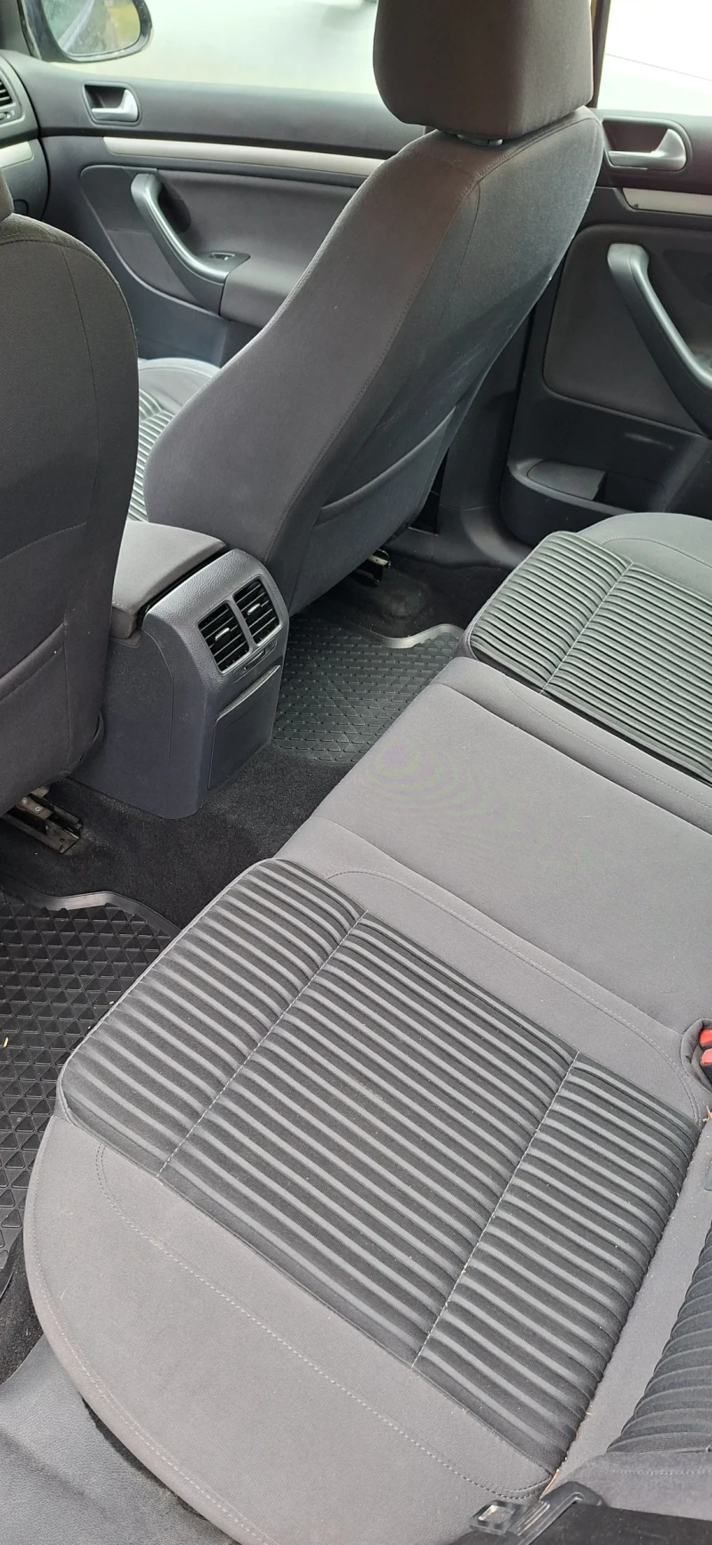 VW Golf 5, снимка 4 - Автомобили и джипове - 53247862