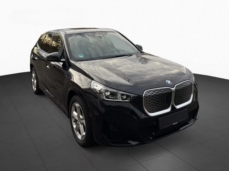 BMW iX1 xDrive30 M-Sport 360/Adaptive M/Head-Up/DA Pro, снимка 2 - Автомобили и джипове - 53533791