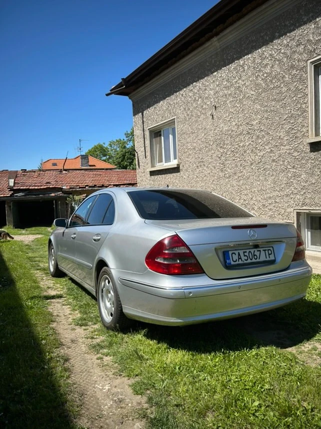 Mercedes-Benz C 220 Колата е пазена много - изображение 2